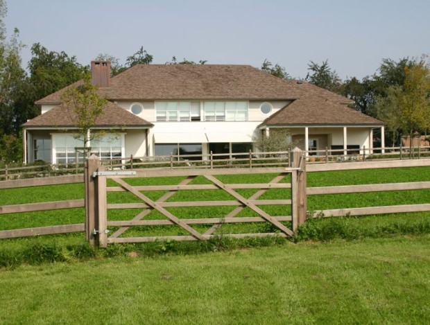 Field_Gate_06_OnlineUse
